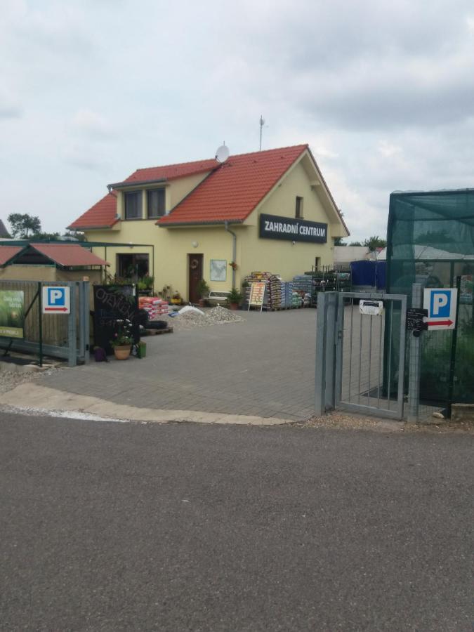 Garden Apartments Znojmo Luaran gambar