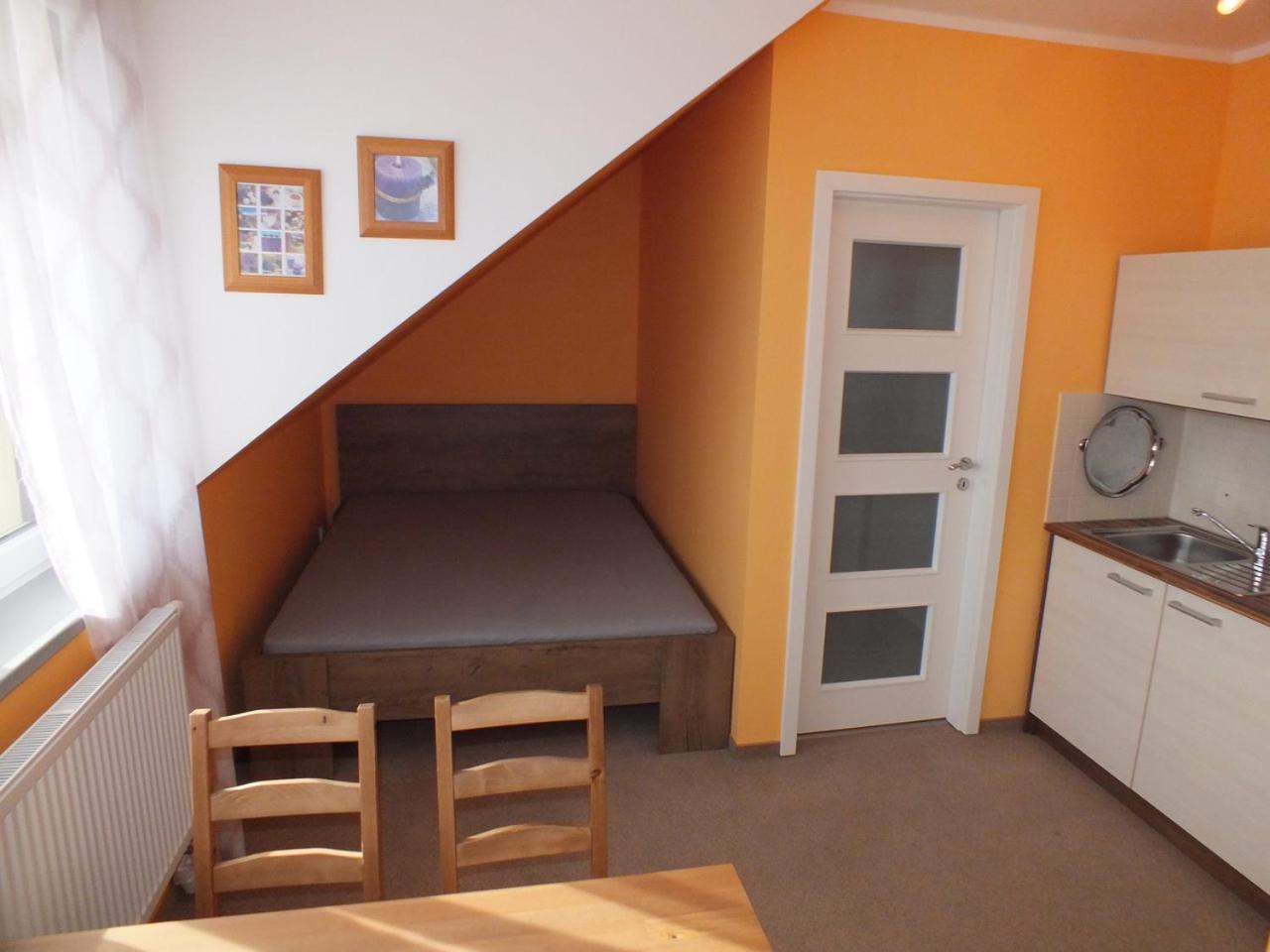 Garden Apartments Znojmo Luaran gambar