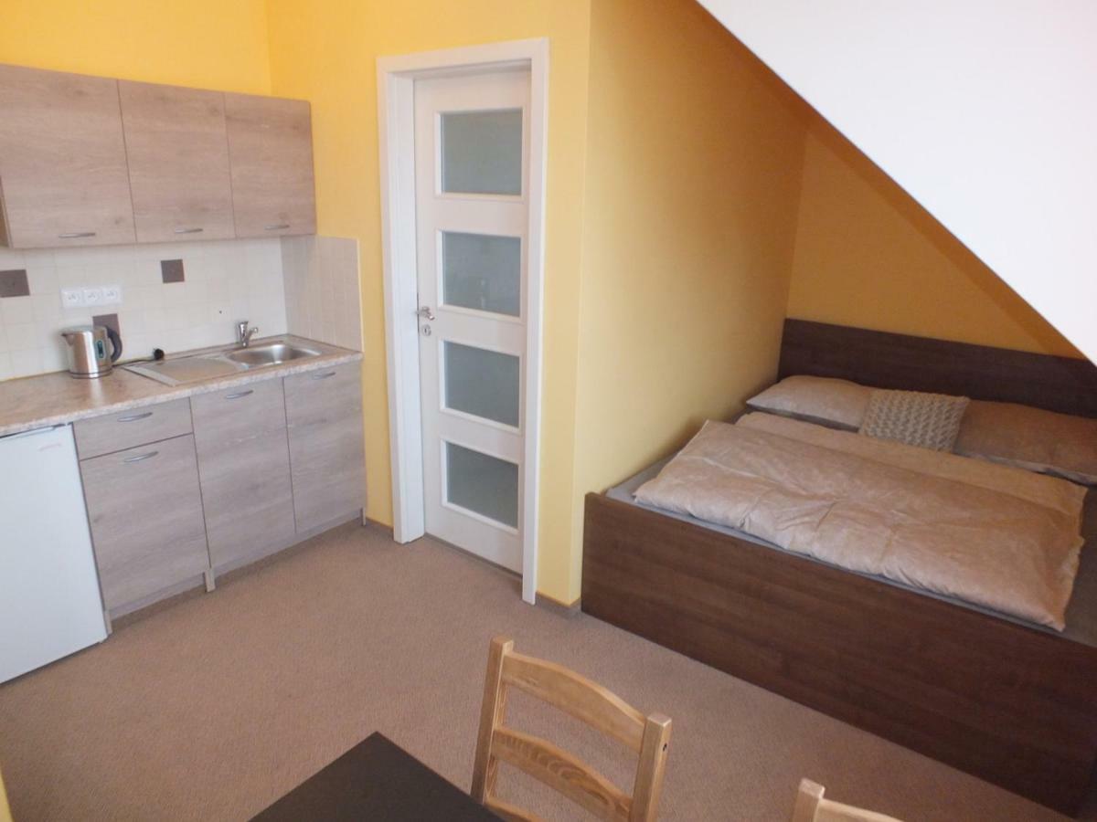 Garden Apartments Znojmo Luaran gambar