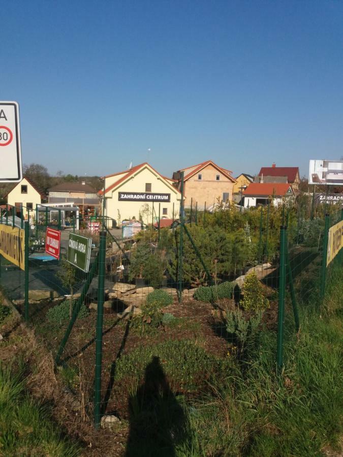 Garden Apartments Znojmo Luaran gambar